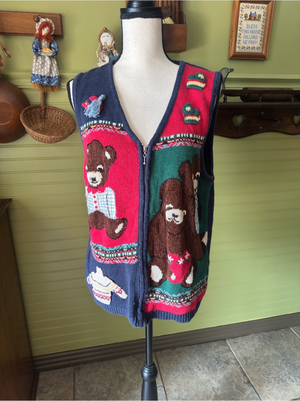 Vintage-Inspired Bear Knit Zip Front Sweater Vest - Multicolor